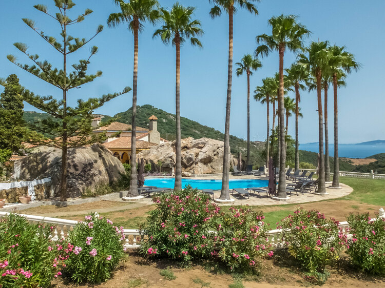 DEFDD3C1-1478-49B6-9453-11BEFE60ECAD